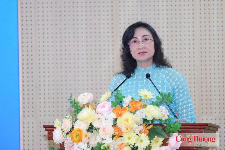 Thứ trưởng Bộ Công Thương Phan Thị Thắng tham dự và phát biểu tại lễ phát động.