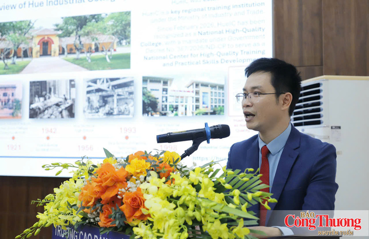 Ông Trần Hữu Châu Giang, Quyền Hiệu trưởng Trường Cao đẳng Công nghiệp Huế phát biểu