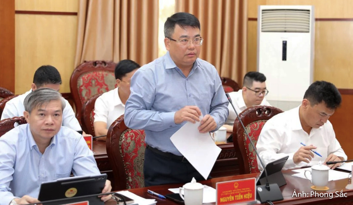 Giám đốc Sở Công Thương Nguyễn Tiến Hiệu phát biểu tại phiên họp.