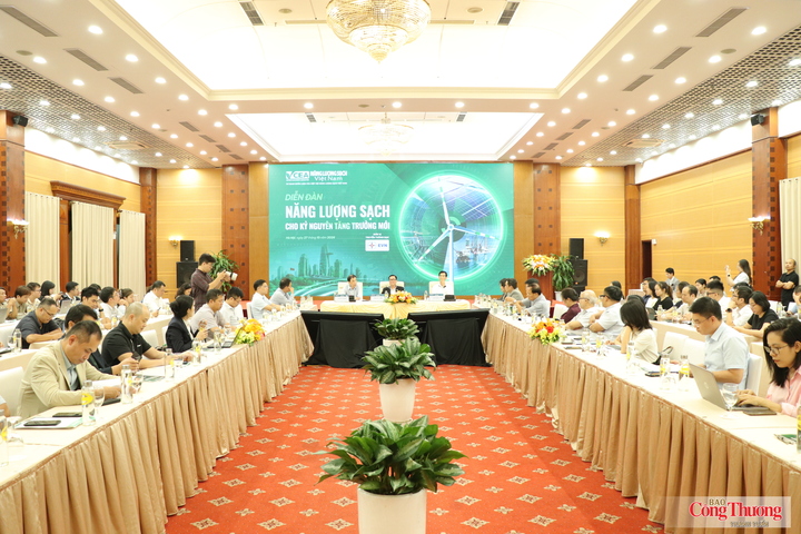 Quang cảnh diễn đàn.