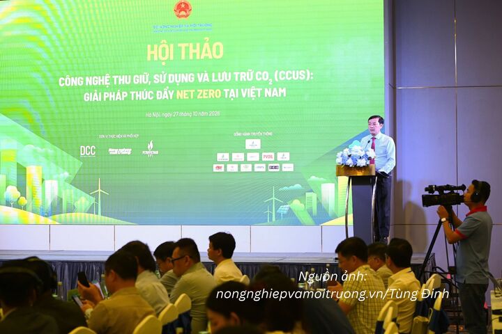 Thứ trưởng Bộ Nông nghiệp và Môi trường Lê Trọng Yên phát biểu tại Hội thảo.