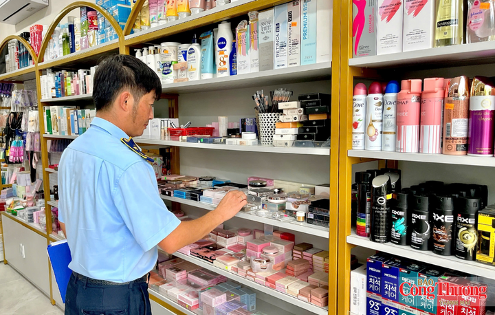 Lực lượng Quản lý thị trường tăng cường kiểm tra, xử lý vi phạm trong kinh doanh dược phẩm, mỹ phẩm.