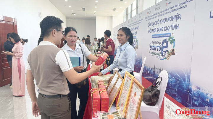 Khi được lên "sàn số", các sản phẩm sẽ mở rộng đối tượng tiếp cận với sản phẩm.
