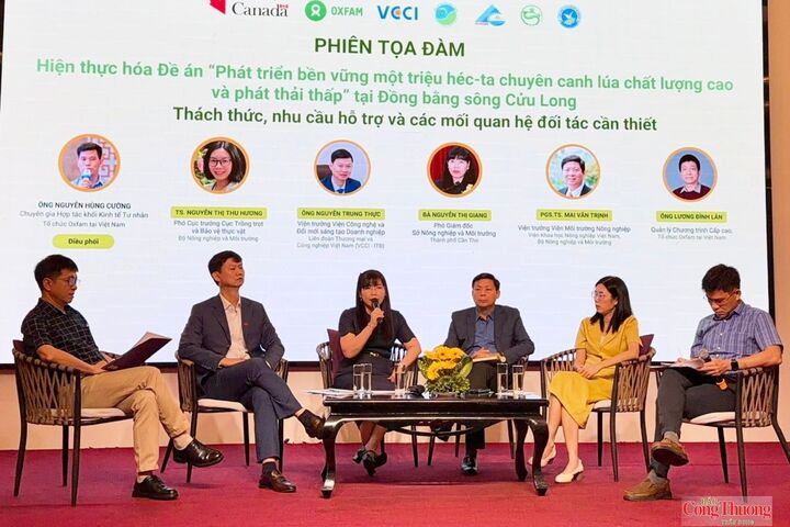 Quang cảnh phiên tọa đàm.