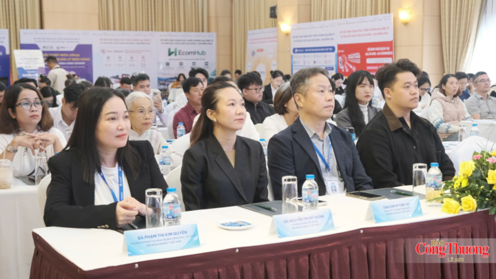 Các đại biểu tham dự buổi tập huấn.