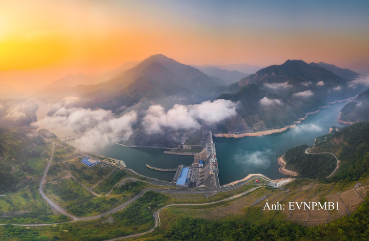 Thuỷ điện Lai Châu.