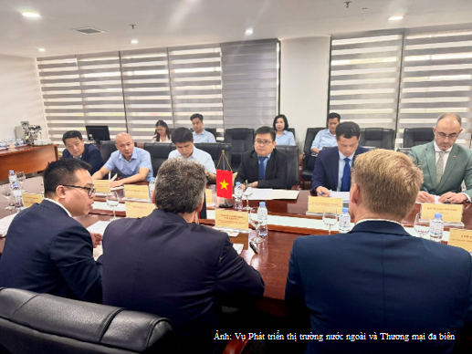 Thứ trưởng Thanh Hoài làm việc với Đoàn đại biểu Ủy ban Kinh tế và Năng lượng của Quốc hội Liên bang Đức.