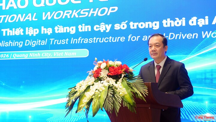 Thứ trưởng Bộ Khoa học và Công nghệ Phạm Đức Long.