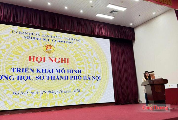 Bà Nguyễn Hồng Ngọc - Giám đốc Giáo dục Canva Việt Nam phát biểu tại Hội nghị