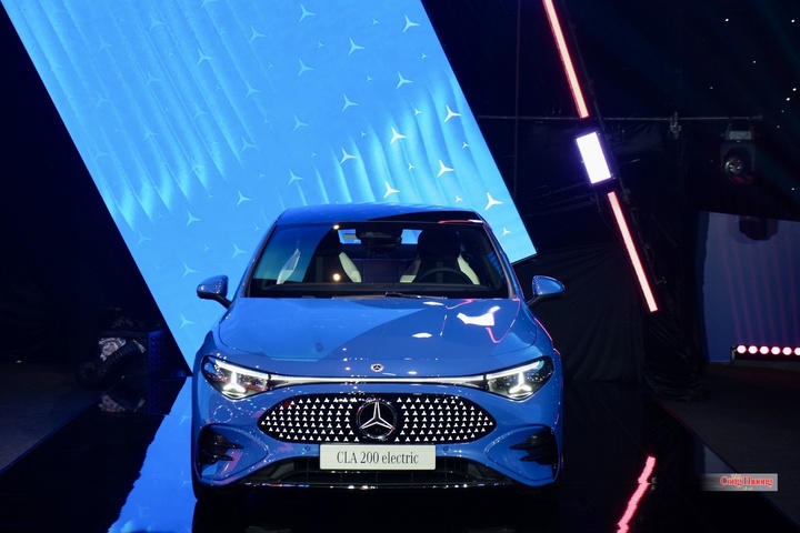 Cận cảnh chiếc CLA 200 electric thuần điện của Mercedes-Benz Việt Nam