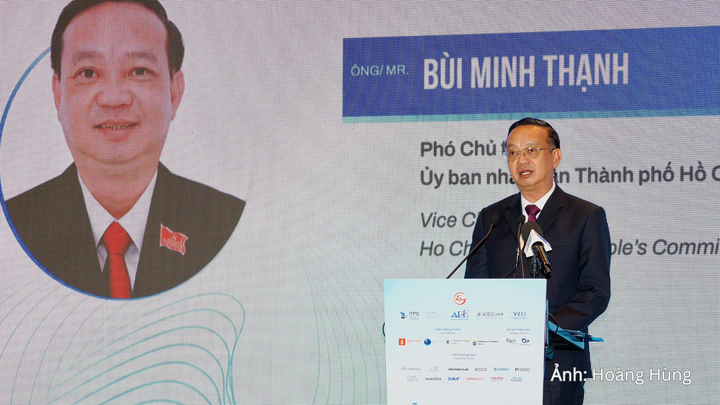 Ông Bùi Minh Thạnh, Phó Chủ tịch UBND TP. Hồ Chí Minh phát biểu tại diễn đàn.