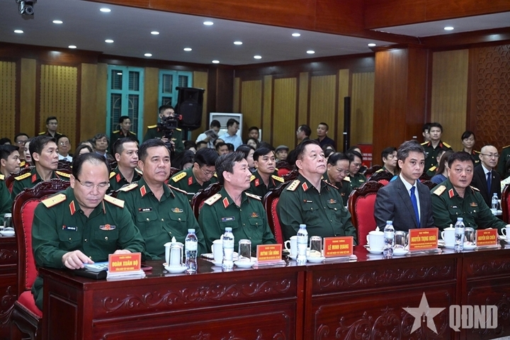 Các đại biểu dự Lễ tổng kết, trao giải Cuộc thi viết “Những tấm gương bình dị mà cao quý” lần thứ 17 (năm 2025 - 2026) và phát động Cuộc thi lần thứ 18.