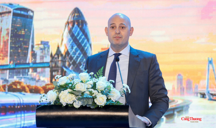 Ông Denzel Eades, Chủ tịch BritCham Việt Nam phát biểu tại sự kiện.