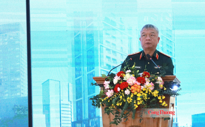 Thượng tướng Nguyễn Quang Ngọc, Ủy viên Trung ương Đảng, Ủy viên Quân ủy Trung ương, Thứ trưởng Bộ Quốc phòng phát biểu chỉ đạo tại buổi lễ.