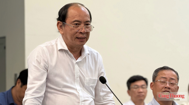 Bác sĩ Tăng Chí Thượng, Giám đốc Sở Y tế TP. Hồ Chí Minh phát biểu tại tổ thảo luận, kỳ họp HĐND thành phố.