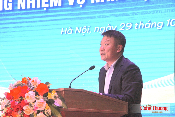 Ông Nguyễn Quang Hồng, Phó Vụ trưởng Vụ Tổ chức cán bộ phát biểu khai mạc hội nghị.
