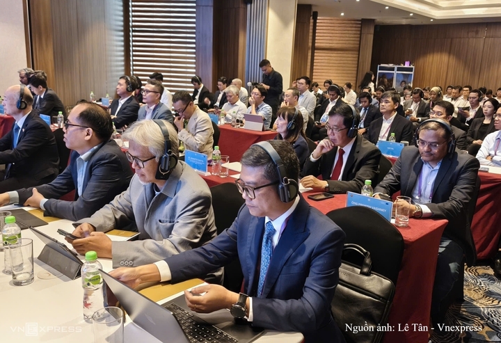 Các đại biểu tham gia sự kiện.