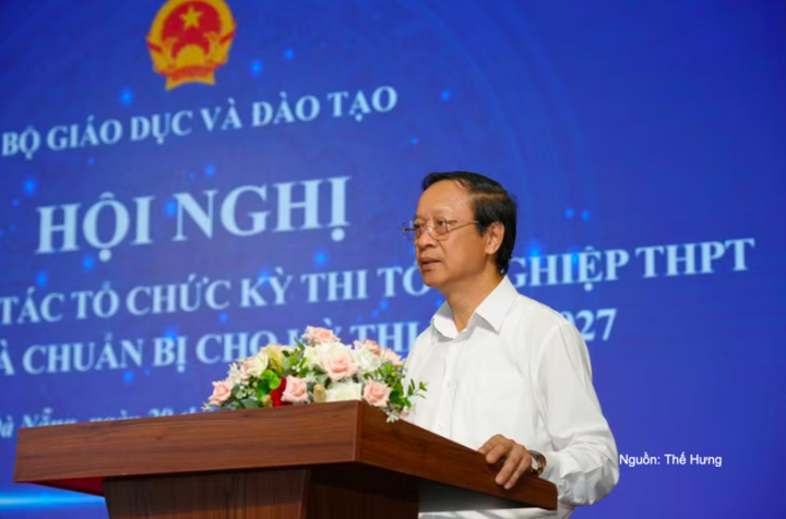Thứ trưởng Bộ Giáo dục và Đào tạo Phạm Ngọc Thưởng phát biểu tại hội nghị.