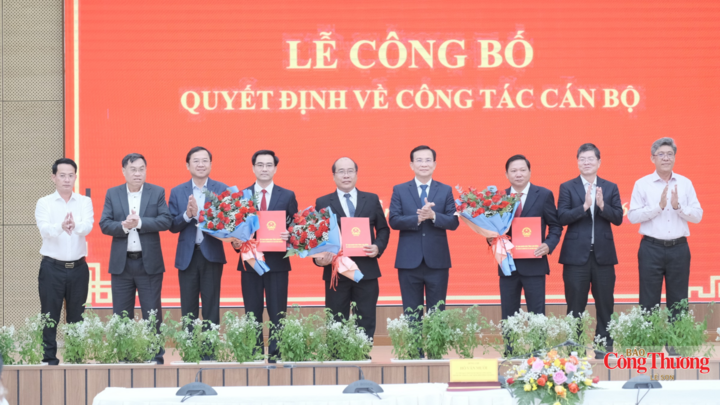 Các đại biểu chụp ảnh chung.