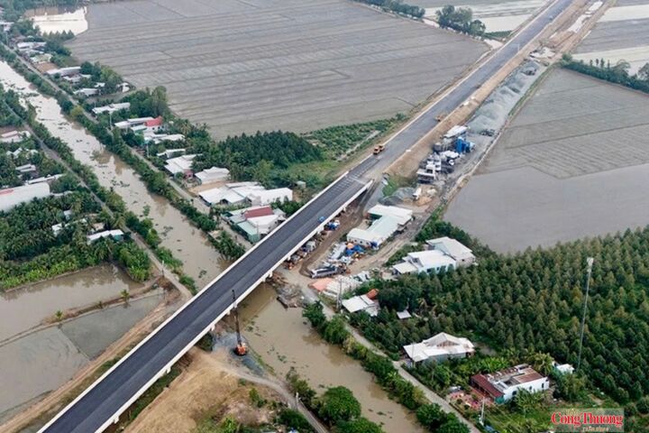 Cao tốc Châu Đốc - Cần Thơ - Sóc Trăng giai đoạn 1 góp phần tăng cường kết nối giao thông, lưu thông hàng hóa và mở rộng không gian phát triển kinh tế vùng Đồng bằng sông Cửu Long.