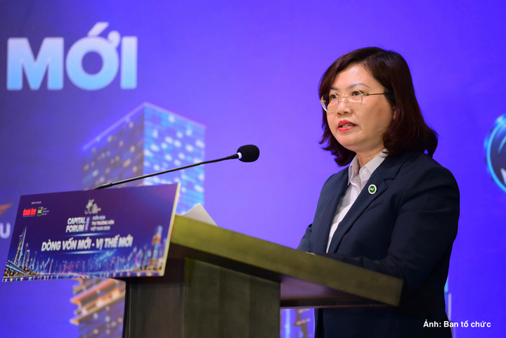 Bà Vũ Thị Chân Phương, Chủ tịch Ủy ban Chứng khoán Nhà nước phát biểu tại sự kiện.