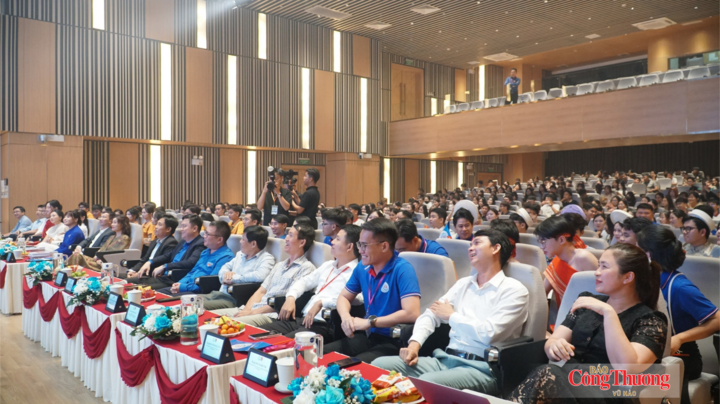Các đại biểu tham dự chung kết Cuộc thi Sinh viên thông thái 2026.