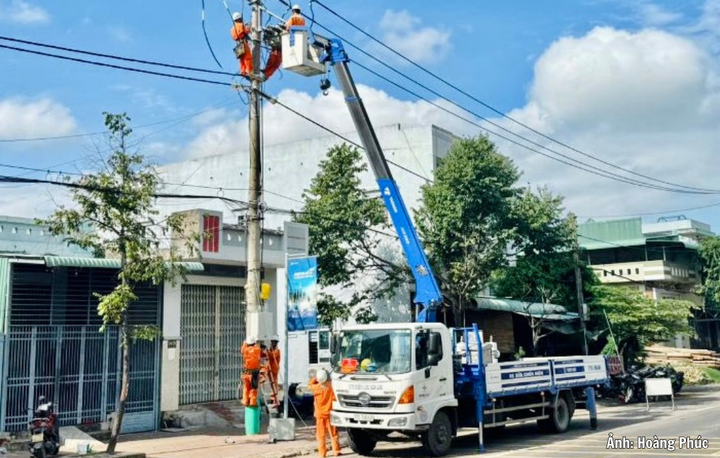 Hệ thống điện được đầu tư, nâng cấp, đáp ứng nhu cầu sản xuất tại các khu công nghiệp.