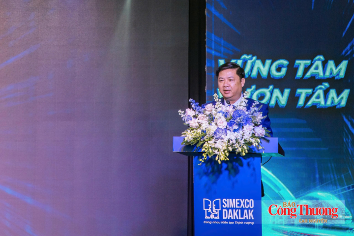 Bí thư Tỉnh ủy Đắk Lắk Lương Nguyễn Minh Triết phát biểu lại buổi lễ.