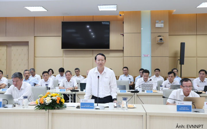 Chủ tịch HĐTV EVNNPT Nguyễn Quang Trung phát biểu tại buổi làm việc.