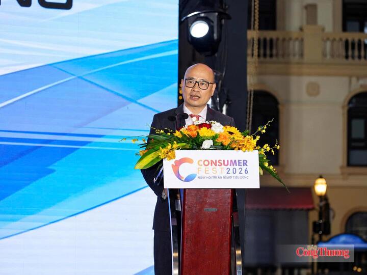 Thứ trưởng Bộ Công Thương Lương Hoàng Thái phát biểu khai mạc CONSUMER FEST - Ngày hội tri ân người tiêu dùng 2026. Ảnh: Minh Đức
