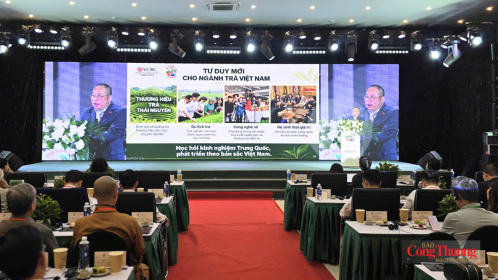 Toàn cảnh diễn đàn.