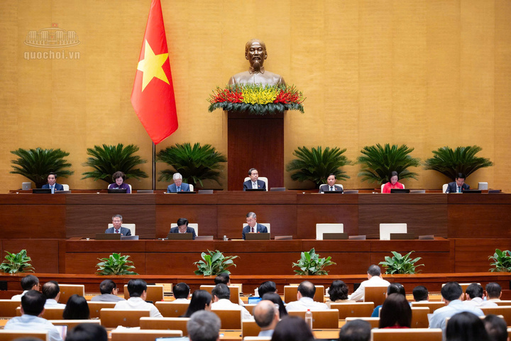 Sáng 31/10/2026, Quốc hội thảo luận ở hội trường về kinh tế - xã hội.