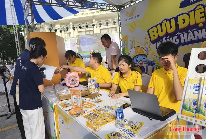 VNU JobFair 2026, với sự tham gia của gần 60 doanh nghiệp, nhà tuyển dụng trong nước, quốc tế và khoảng 6.000 sinh viên tham dự.