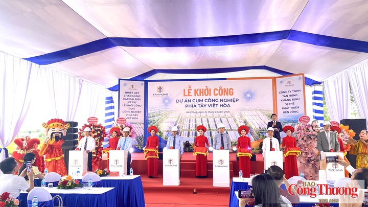 Các đại biểu nhấn nút khởi công Dự án Cụm công nghiệp phía Tây Việt Hòa, phường Việt Hòa, TP. Hải Phòng.