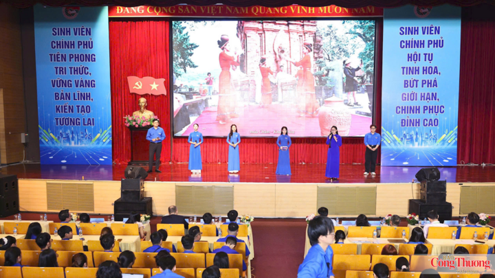 Toàn cảnh buổi lễ khai mạc.