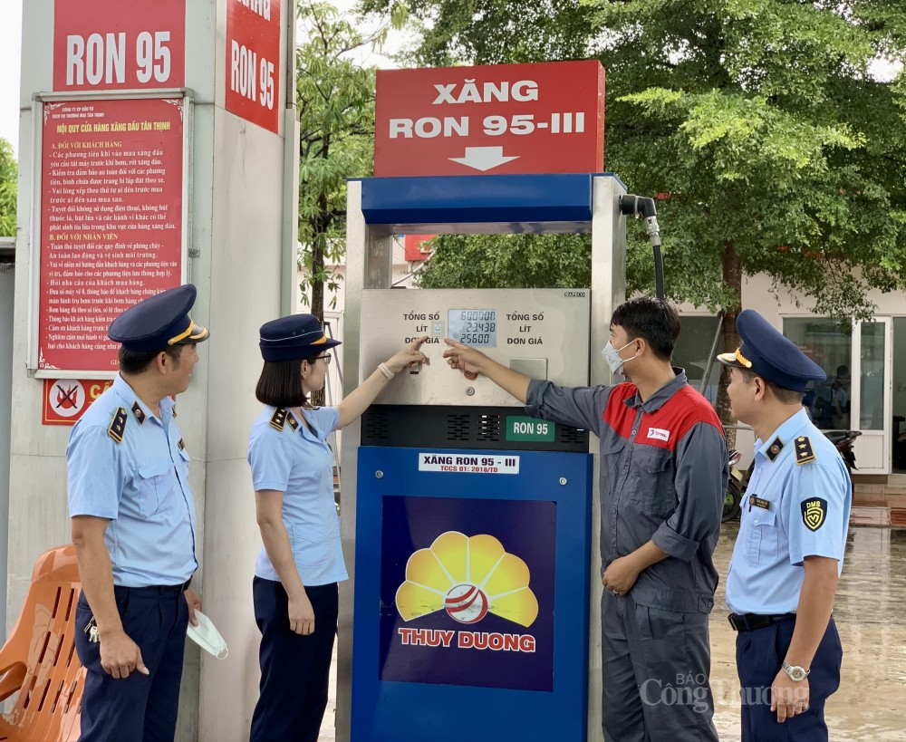 Tăng cường kiểm tra giám sát mặt hàng xăng dầu dịp 2/9 Tăng cường kiểm tra giám sát mặt hàng xăng dầu dịp 2/9
