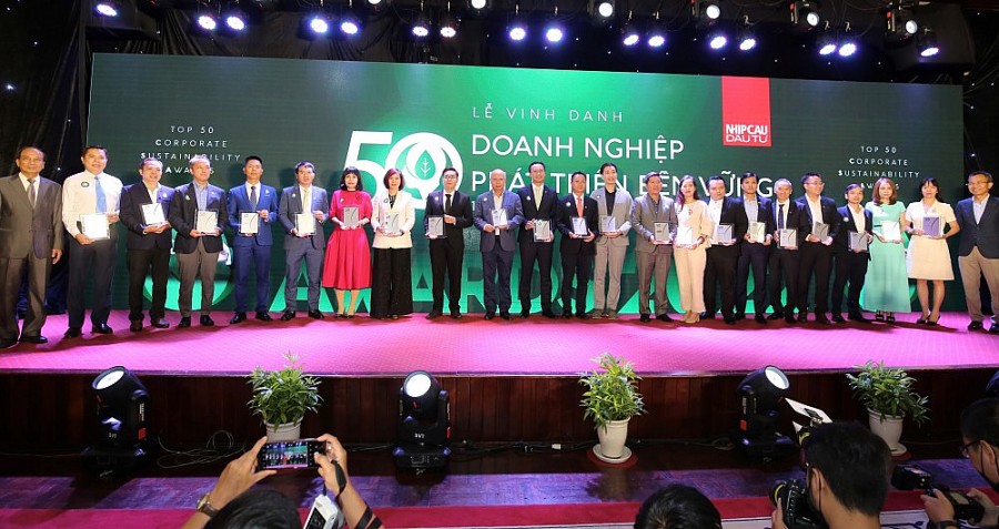 Vinamilk là 1 trong 25 doanh nghiệp niêm yết được bình chọn trong Top 50 Doanh nghiệp Phát triển Bền vững Vinamilk là 1 trong 25 doanh nghiệp niêm yết được bình chọn trong Top 50 Doanh nghiệp Phát triển Bền vững
