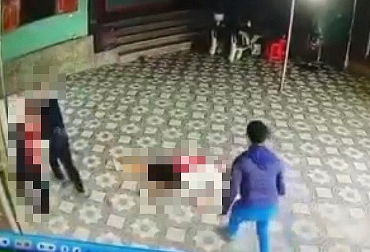 Thanh Hoá: Mâu thuẫn trong lúc ngồi xem đánh cờ, chủ nhà bị đâm tử vong Thanh Hoá: Mâu thuẫn trong lúc ngồi xem đánh cờ, chủ nhà bị đâm tử vong