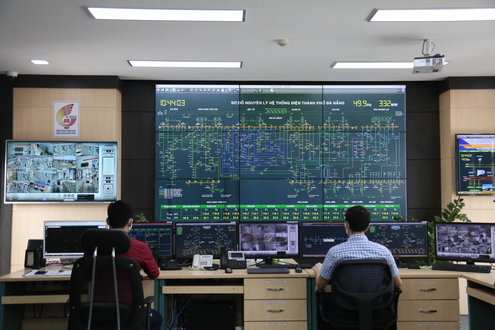 Tổng công ty Điện lực Miền Trung đoàn kết, vượt qua khó khăn hoàn thành nhiệm vụ cung cấp điện cho sự phát triển miền Trung – Tây Nguyên Tổng công ty Điện lực Miền Trung đoàn kết, vượt qua khó khăn hoàn thành nhiệm vụ cung cấp điện cho sự phát triển miền Trung – Tây Nguyên