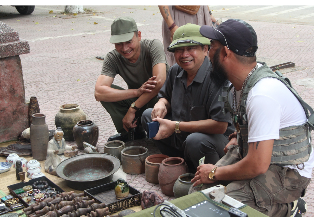 Dạo chợ đồ cổ độc nhất Nghệ An mỗi tuần chỉ họp một phiên Dạo chợ đồ cổ độc nhất Nghệ An mỗi tuần chỉ họp một phiên