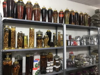 Quản lý thị trường Hà Nội thu giữ 645 lít rượu không rõ nguồn gốc