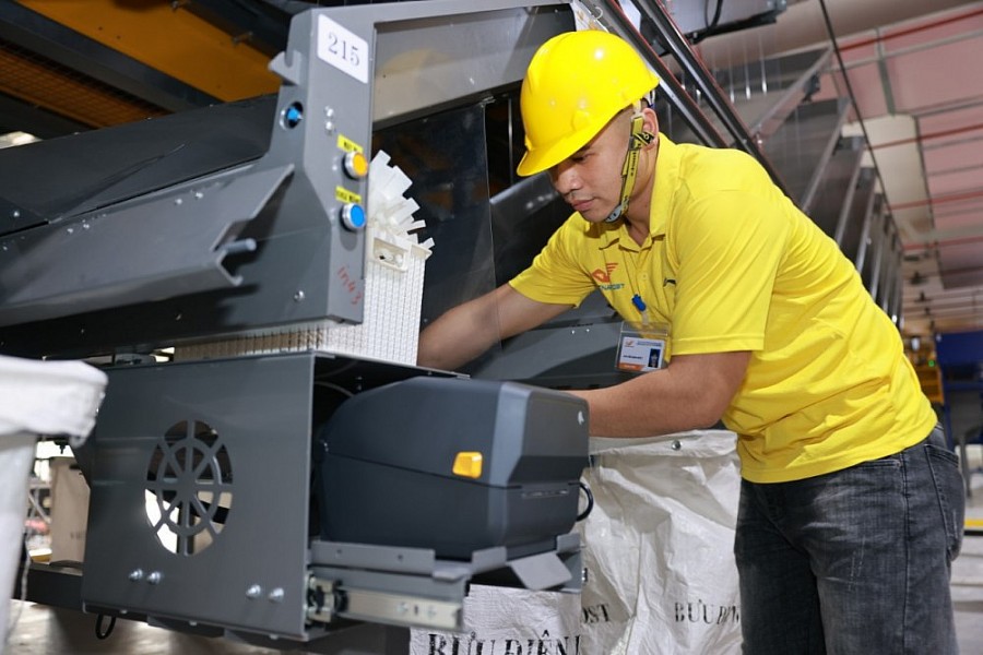 Tổng công ty Bưu điện Việt Nam khai trương Trung tâm vận chuyển và Kho vận khu vực phía Bắc Tổng công ty Bưu điện Việt Nam khai trương Trung tâm vận chuyển và Kho vận khu vực phía Bắc