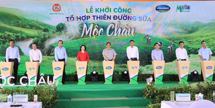 Vinamilk và 10 năm khẳng định vị trí trong danh sách 50 công ty niêm yết tốt nhất Việt Nam của Forbes Vinamilk và 10 năm khẳng định vị trí trong danh sách 50 công ty niêm yết tốt nhất Việt Nam của Forbes