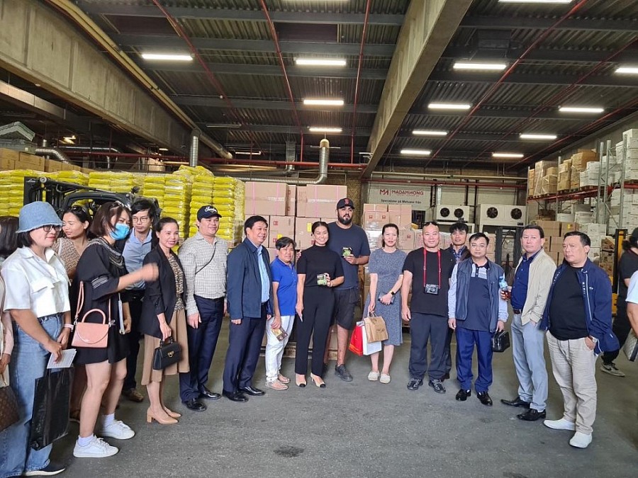 Hội doanh nghiệp Việt Nam tại Thụy Điển đồng hành cùng doanh nghiệp trong nước đẩy mạnh tiêu thụ hàng Việt tại Bắc Âu Hội doanh nghiệp Việt Nam tại Thụy Điển đồng hành cùng doanh nghiệp trong nước đẩy mạnh tiêu thụ hàng Việt tại Bắc Âu