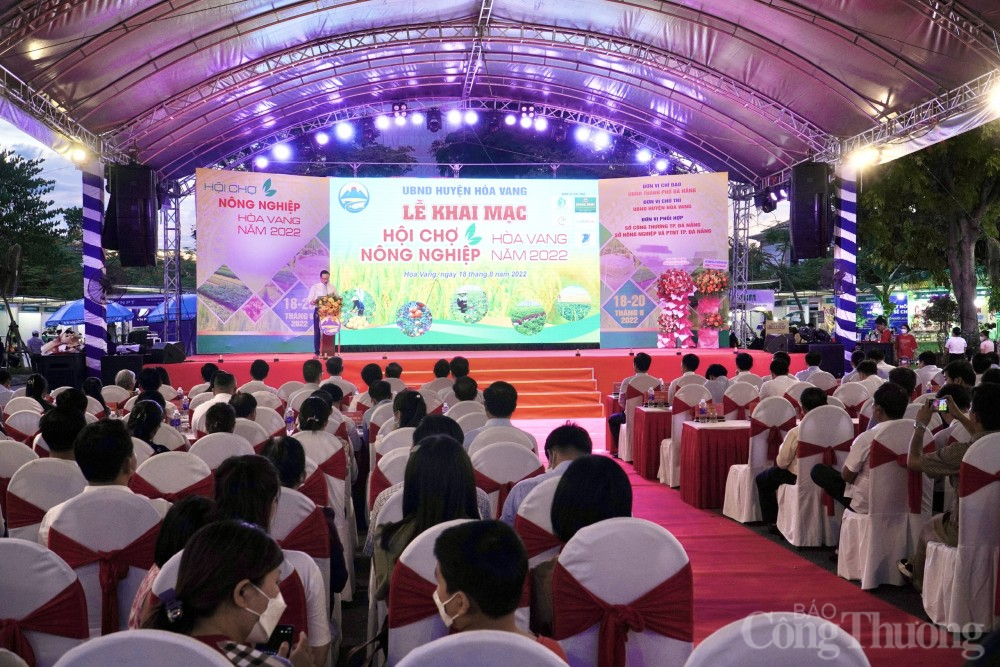 Hội chợ Nông nghiệp Hòa Vang năm 2022 diễn ra trong 03 ngày, từ ngày 18- 20/8 tại Trung tâm Hành chính huyện Hòa Vang (Quốc lộ 14B, thôn Dương Lâm 1 - xã Hòa Phong - huyện Hòa Vang - thành phố Đà Nẵng). Hội chợ Nông nghiệp Hòa Vang năm 2022 diễn ra trong 03 ngày, từ ngày 18- 20/8 tại Trung tâm Hành chính huyện Hòa Vang (Quốc lộ 14B, thôn Dương Lâm 1 - xã Hòa Phong - huyện Hòa Vang - thành phố Đà Nẵng).