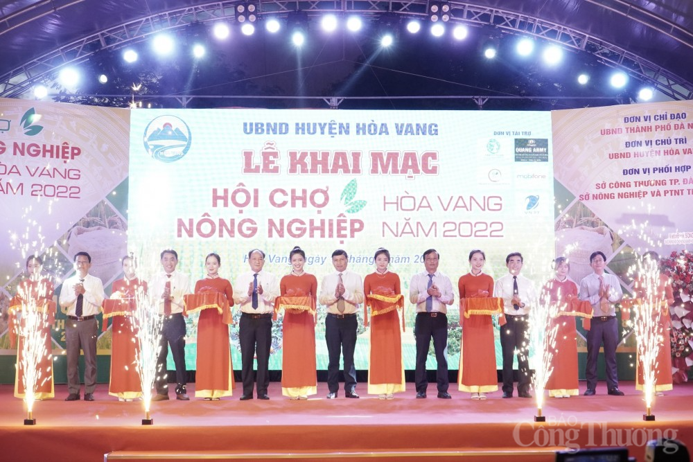 Các đại biểu cắt băng khai mạc Hội chợ Nông nghiệp Hòa Vang năm 2022. Các đại biểu cắt băng khai mạc Hội chợ Nông nghiệp Hòa Vang năm 2022.