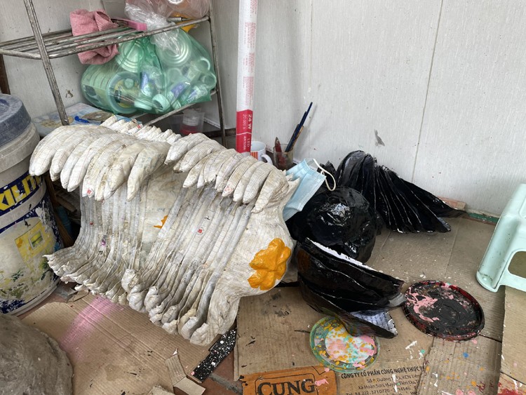 Những nghệ nhân cuối cùng giữa Thủ đô nặng lòng “giữ hồn cốt” đồ chơi trung thu truyền thống Những nghệ nhân cuối cùng giữa Thủ đô nặng lòng “giữ hồn cốt” đồ chơi trung thu truyền thống