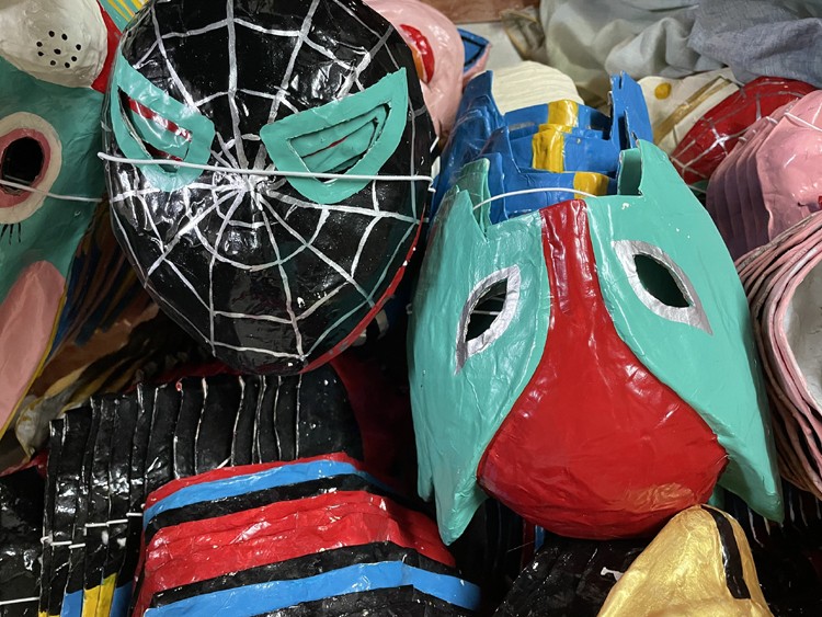 Những nghệ nhân cuối cùng giữa Thủ đô nặng lòng “giữ hồn cốt” đồ chơi trung thu truyền thống Những nghệ nhân cuối cùng giữa Thủ đô nặng lòng “giữ hồn cốt” đồ chơi trung thu truyền thống