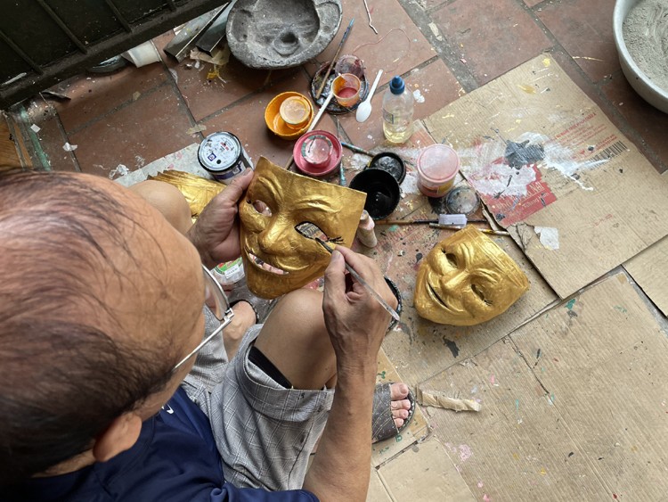 Những nghệ nhân cuối cùng giữa Thủ đô nặng lòng “giữ hồn cốt” đồ chơi trung thu truyền thống Những nghệ nhân cuối cùng giữa Thủ đô nặng lòng “giữ hồn cốt” đồ chơi trung thu truyền thống