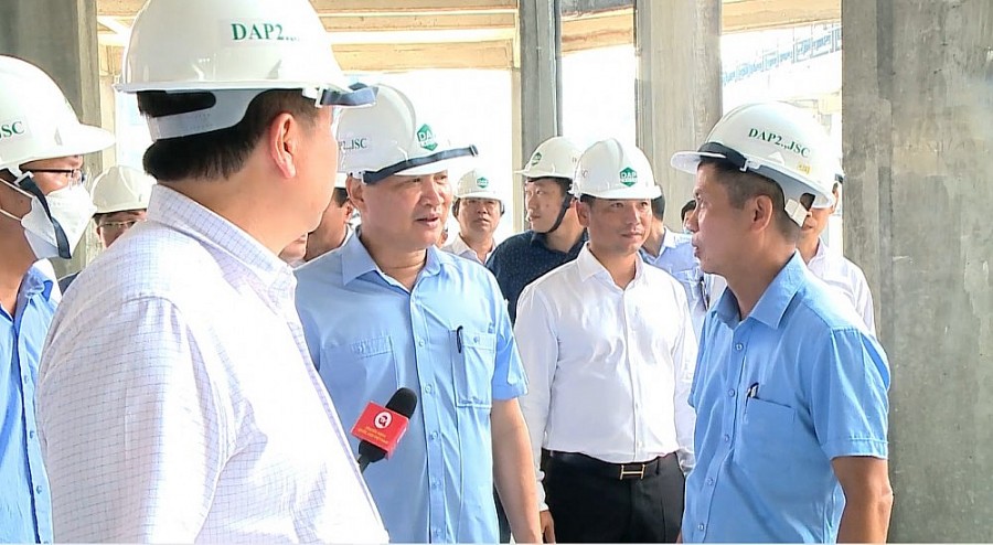 Phó Thủ tướng Lê Minh Khái kiểm tra Nhà máy DAP-2 Lào Cai và Nhà máy gang thép Lào Cai